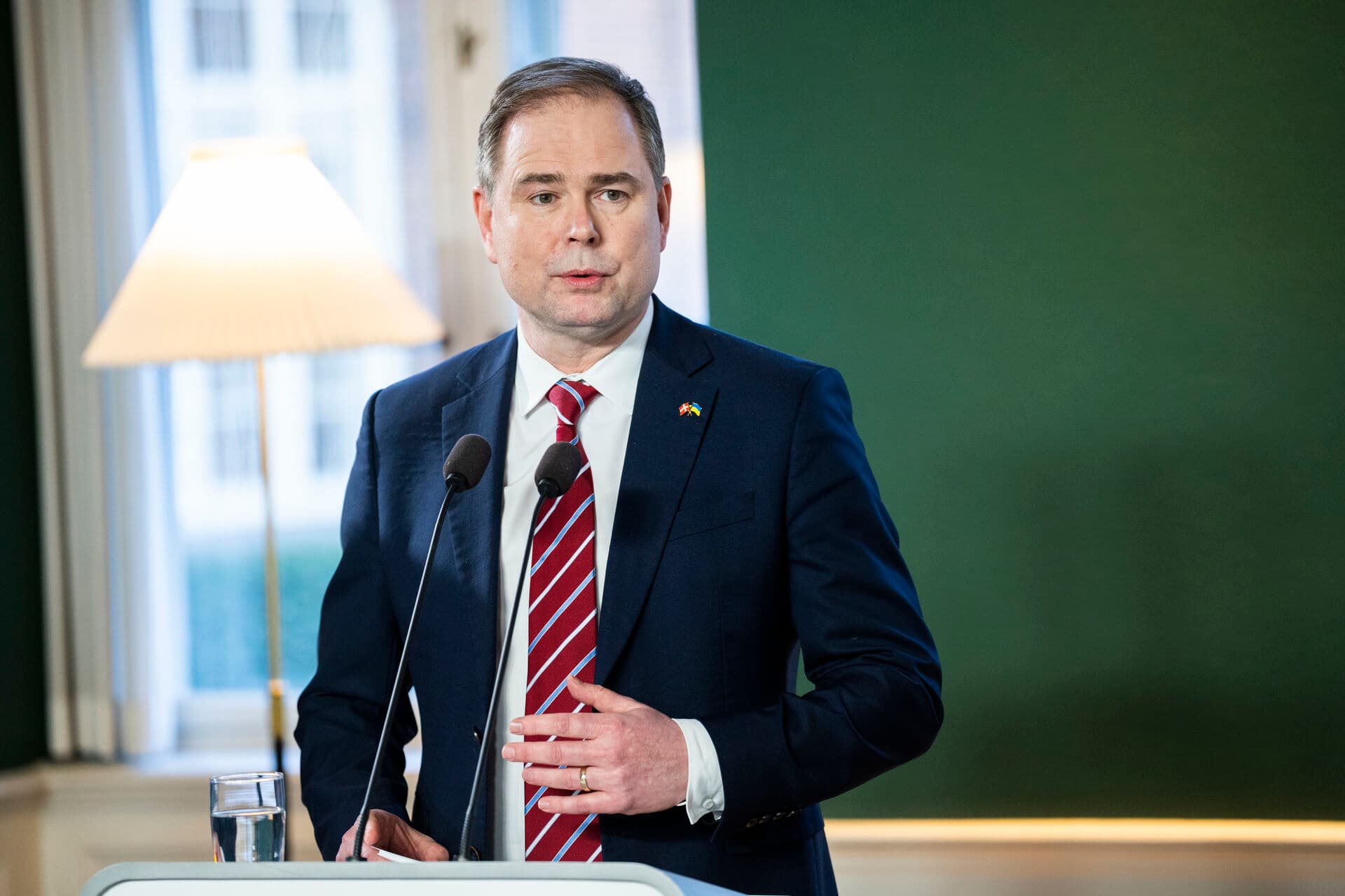 Finansminister Nicolai Wammen (S) har siddet for bordenden under forhandlingerne om en ny finanslov. Finansloven plejer at falde på plads i november eller december, men er i år forsinket af folketingsvalget. 