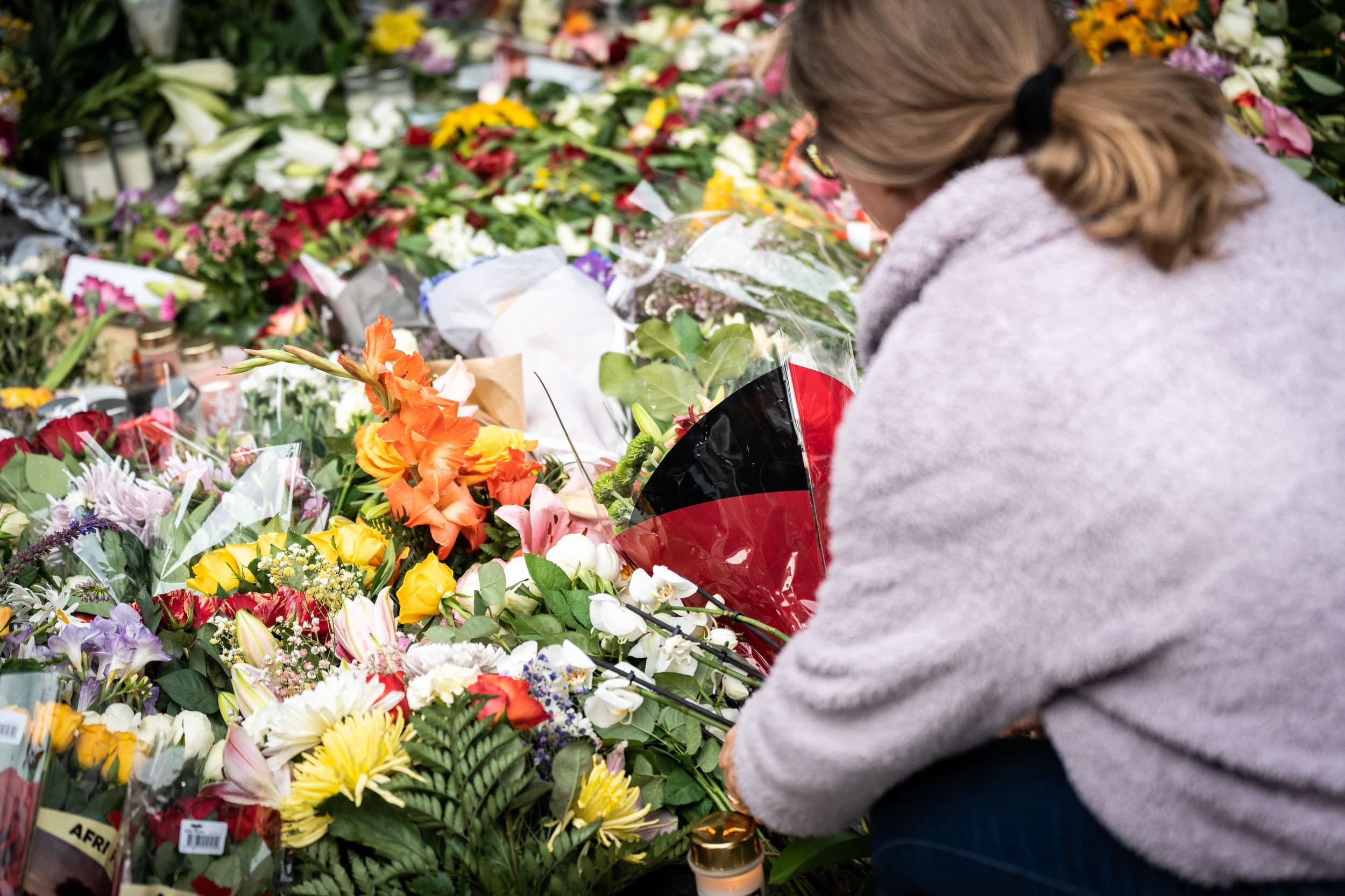 Tre personer blev dræbt under skyderiet i Fields d. 3. juli 2022. Fore andre blev alvorligt såret, mens tre blev ramt af strejfskud. 