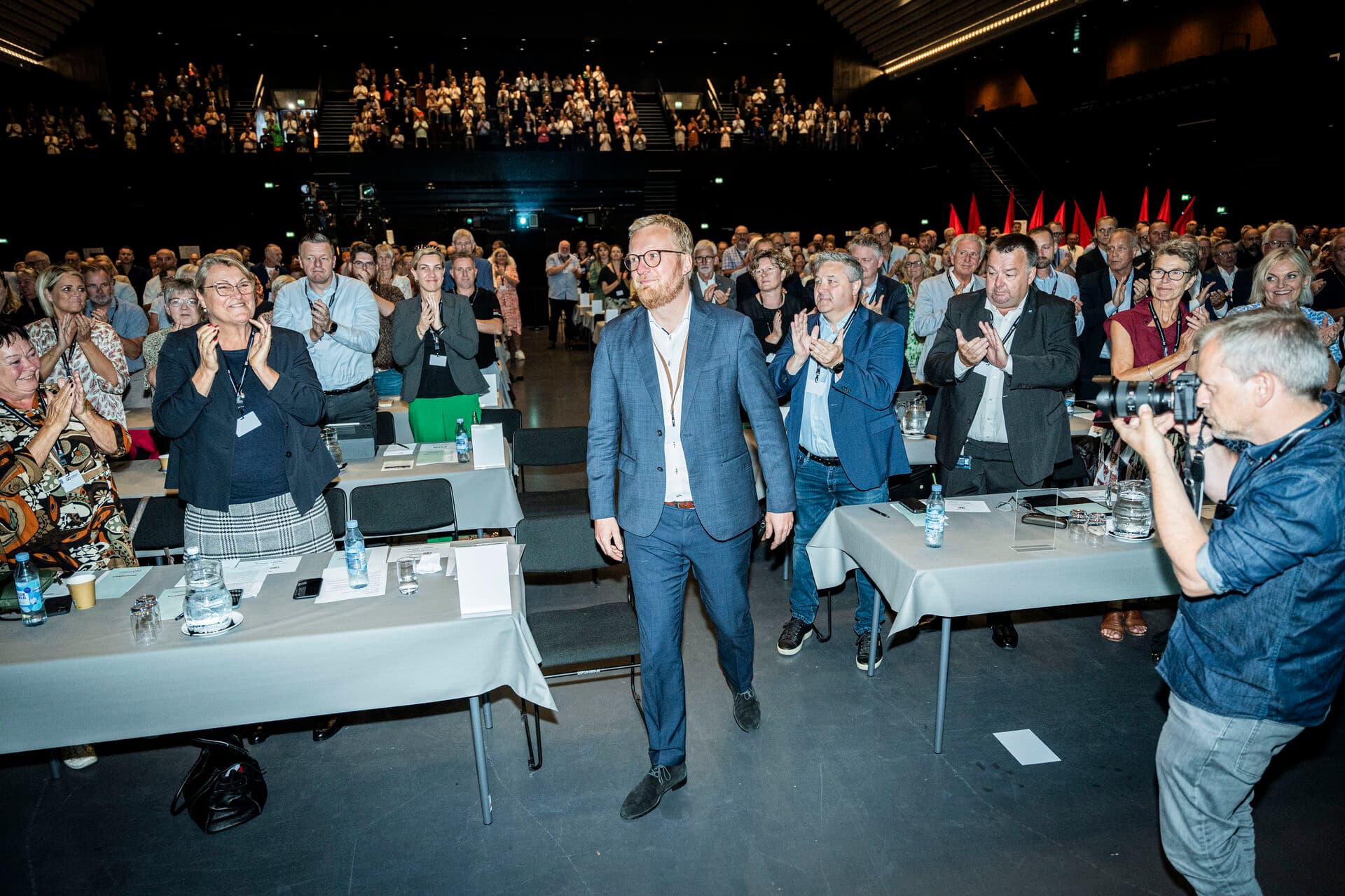   Der var store klapsalver, da Morten Skov Christiansen (midten) blev kronet som FH-formand. Nu skal han navigere i svære forhandlinger, hvor alle ikke får del i lønløftet. 
