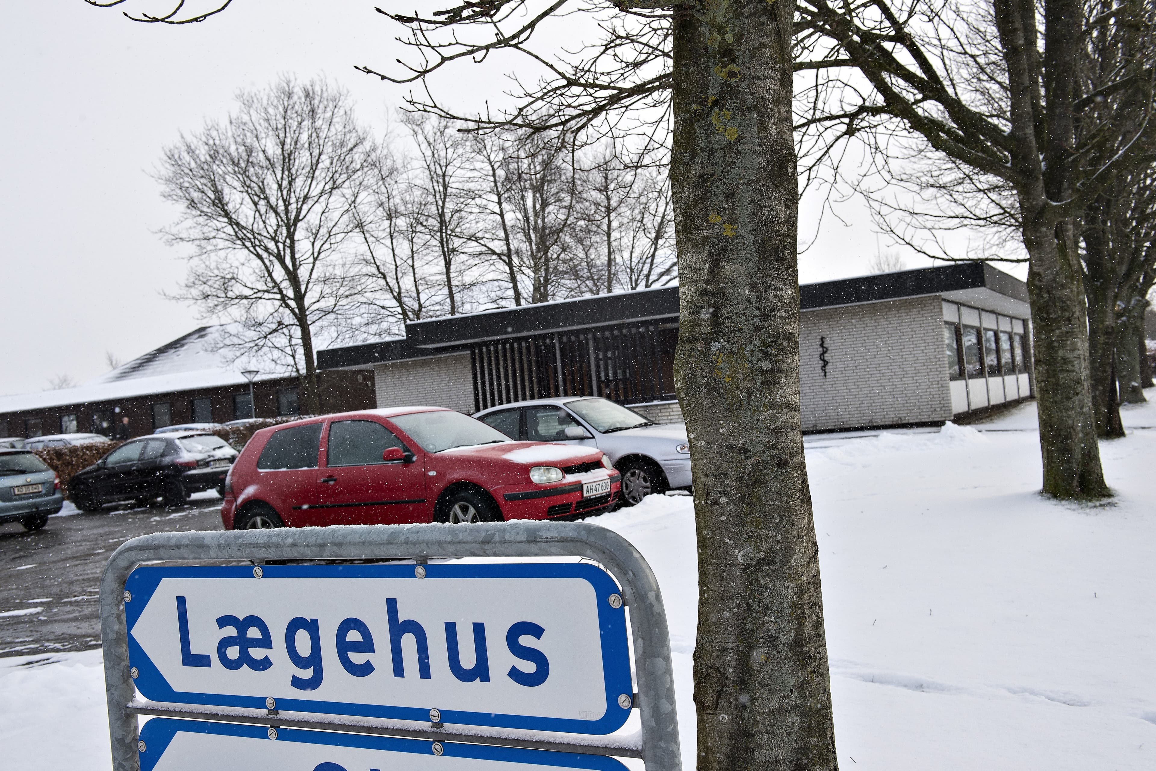I fremtiden vil flere skulle behandles i nærområdet i stedet for at køre til det nærmeste sygehus. Sundhedsstyrelsen og Danske Regioner lægger op til, at de praktiserende læger skal se flere patienter. 