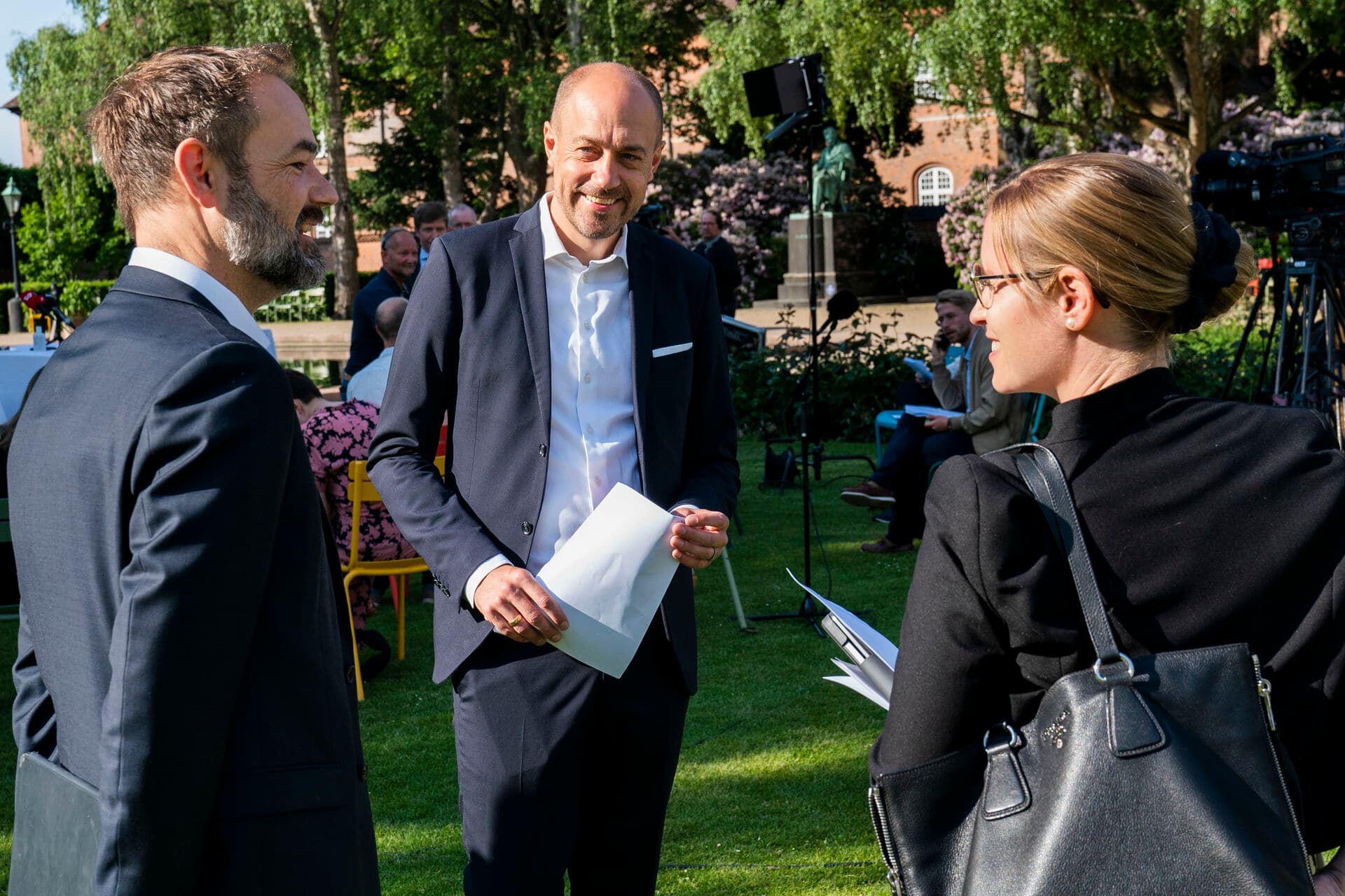 Det var med brede smil, at daværende sundhedsminister Magnus Heunicke (S), formand for Danske Regioner Stephanie Lose (V) og formand for KL Jacob Bundsgaard (S) præsenterede de formaliserede sundhedsklynger. - Med sundhedsklyngerne får vi en del af skelettet til de forandringer, vi ønsker for sundhedsvæsenet, sagde ministeren dengang. Nu ønsker både KL og Danske Regioner at lave dem om.