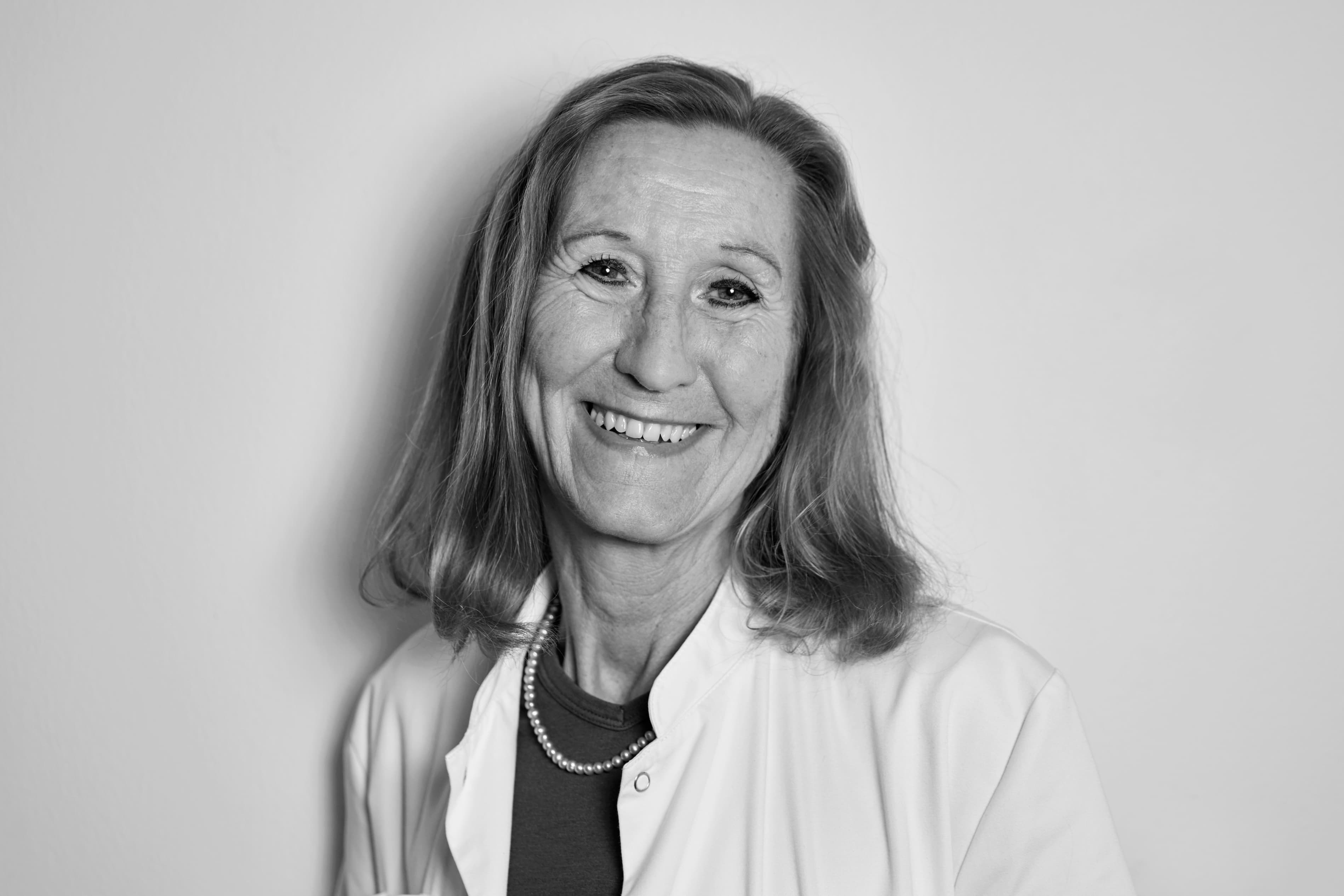 Susanne Axelsen, ledende overlæge på Aarhus Universitetshospital, er ikke i tvivl om, at benhård og vanskelig prioritering venter forude i sundhedssystemet, men hun tror også på, at den svære opgave kan være med til at løse ressourceudfordringerne, som allerede er en realitet idag.

