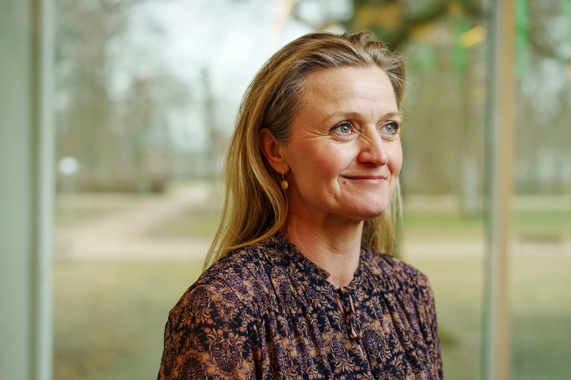 Lone Jakobi (S) har været borgmester i Odder Kommune siden 2022. 21. april fylder hun 50 år.