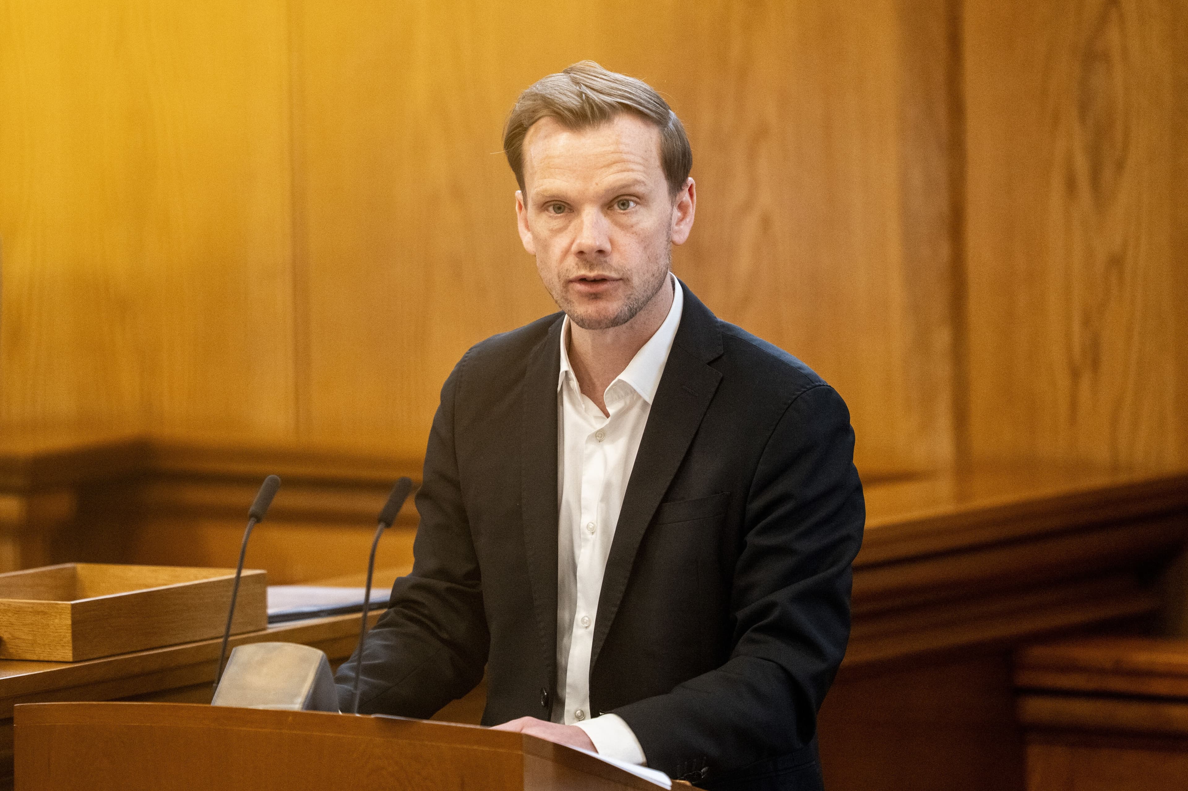 Justitsminister og ansvarlig for nedsættelsen af kommissionen, Peter Hummelgaard, har selv for nylig udgivet en bog, hvor han fortæller, at han som barn selv oplevede vold i hjemmet. (Arkivfoto).