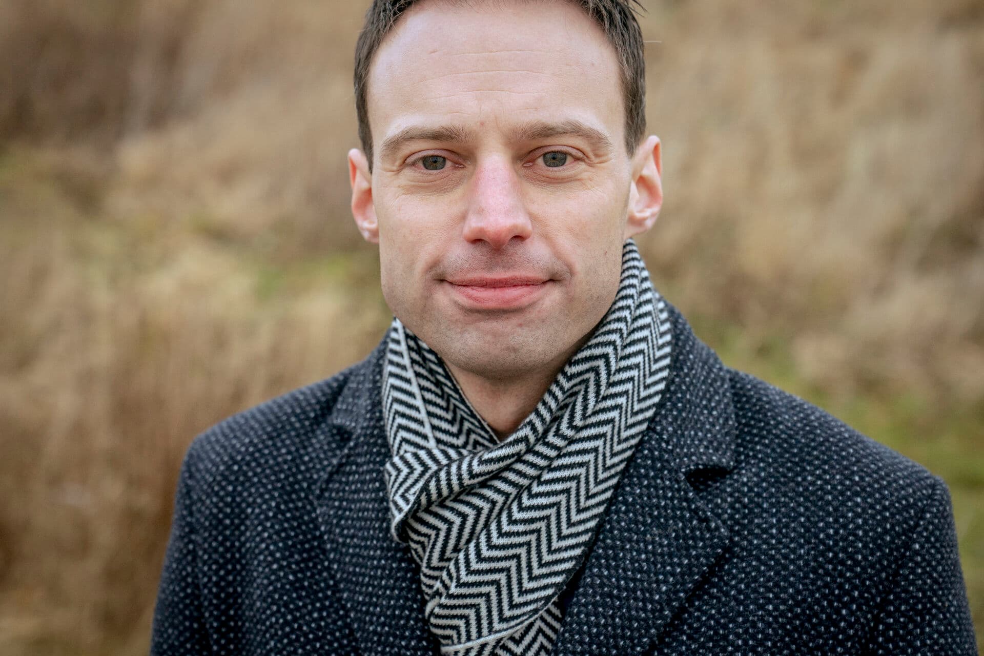 Hvidovres borgmester, Anders Wolf Andresen (SF), savner viden, retningslinjer og koordinering fra Ministeriet for Samfundssikkerhed og Beredskab. Vi lærte fra corona, at det fungerer godt med central koordinering, siger han. 