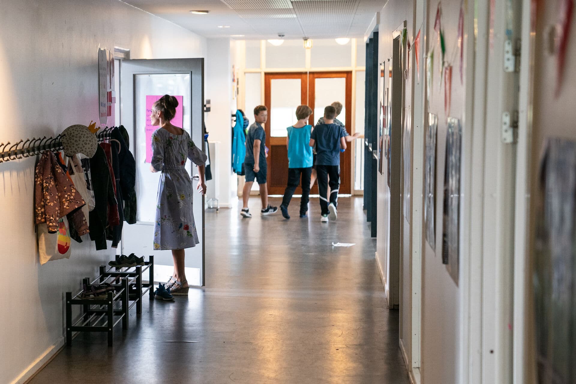 Eleverne i de danske skoleklasser sidder i høj grad stille i løbet af skoledagen. Der er ellers gevinster at hente ved bevægelse, mener forsker. (Arkivfoto). 