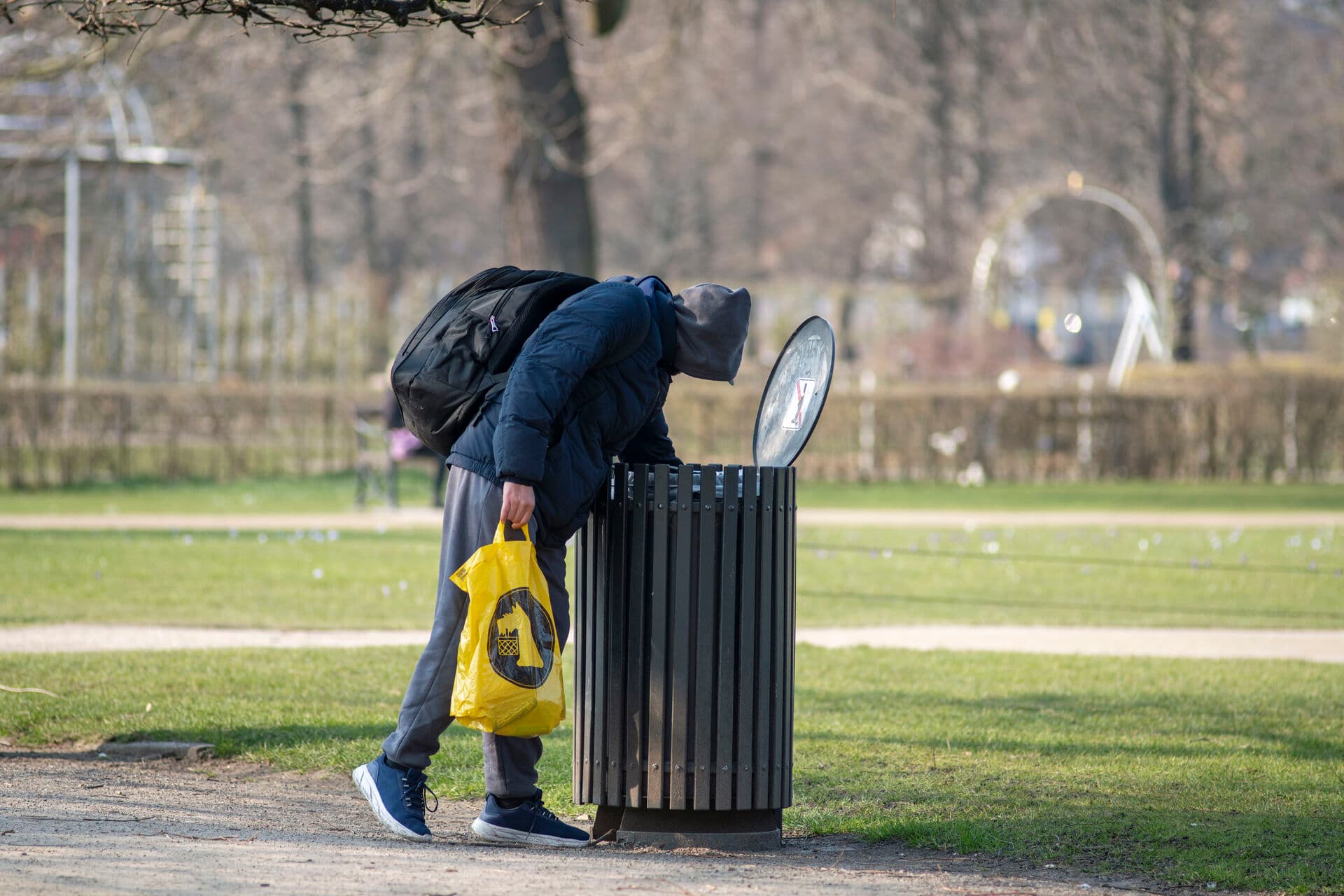 Hjælpen til udsatte skal i langt højere grad være opsøgende efter, at regeringens værdighedsreform bliver implementeret.