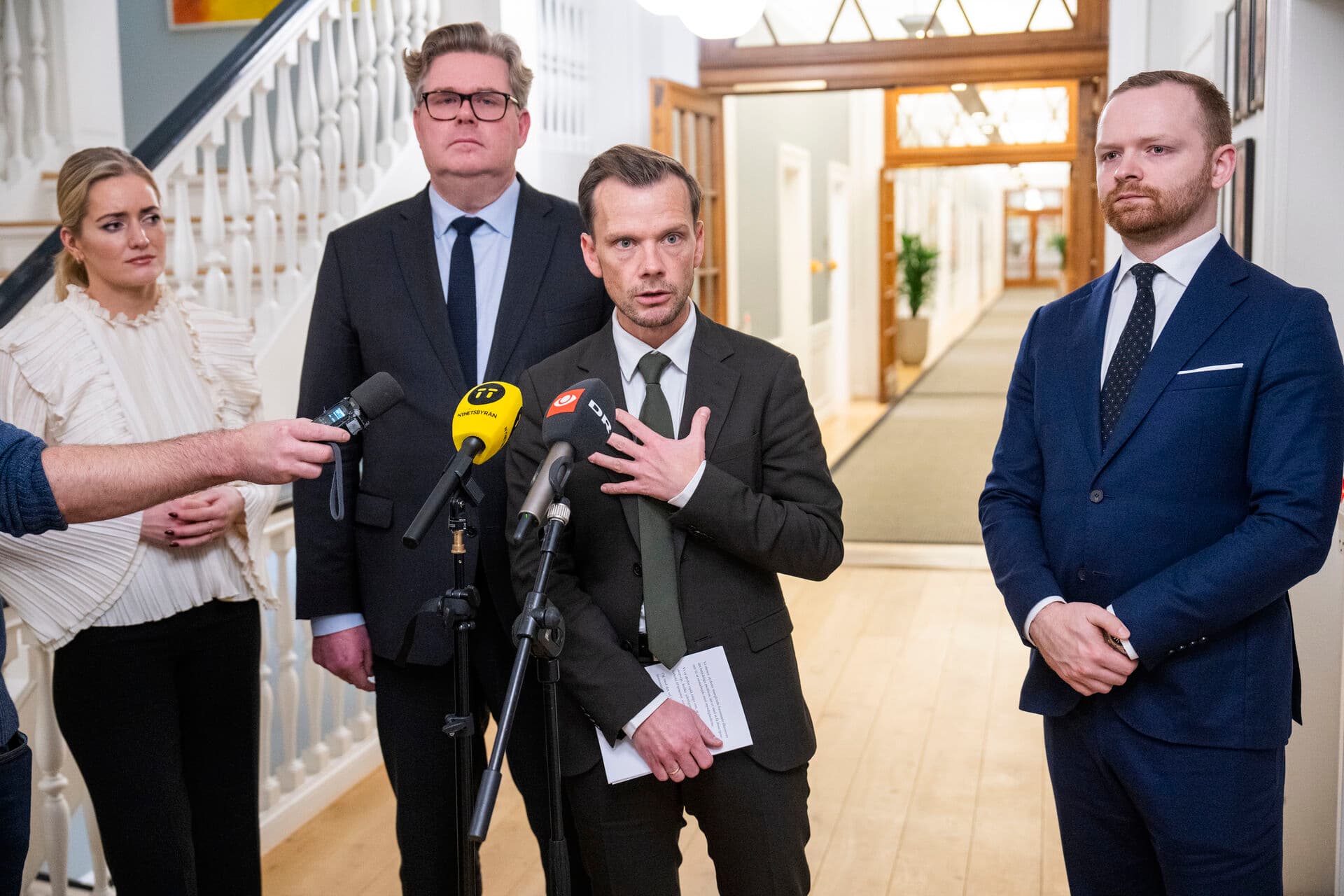 Justitsminister Peter Hummelgaard, justitsminister i Sverige Gunnar Strömmer, justitsminister i Norge Emilie Enger Mehl og landsstyremand for justitsområdet på Færøerne Bjarni K. Petersen holder doorstep om rekruttering af børn og unge via sociale medier til organiseret kriminalitet, i Justitsministeriet i København, Danmark, mandag den 9. december 2024.