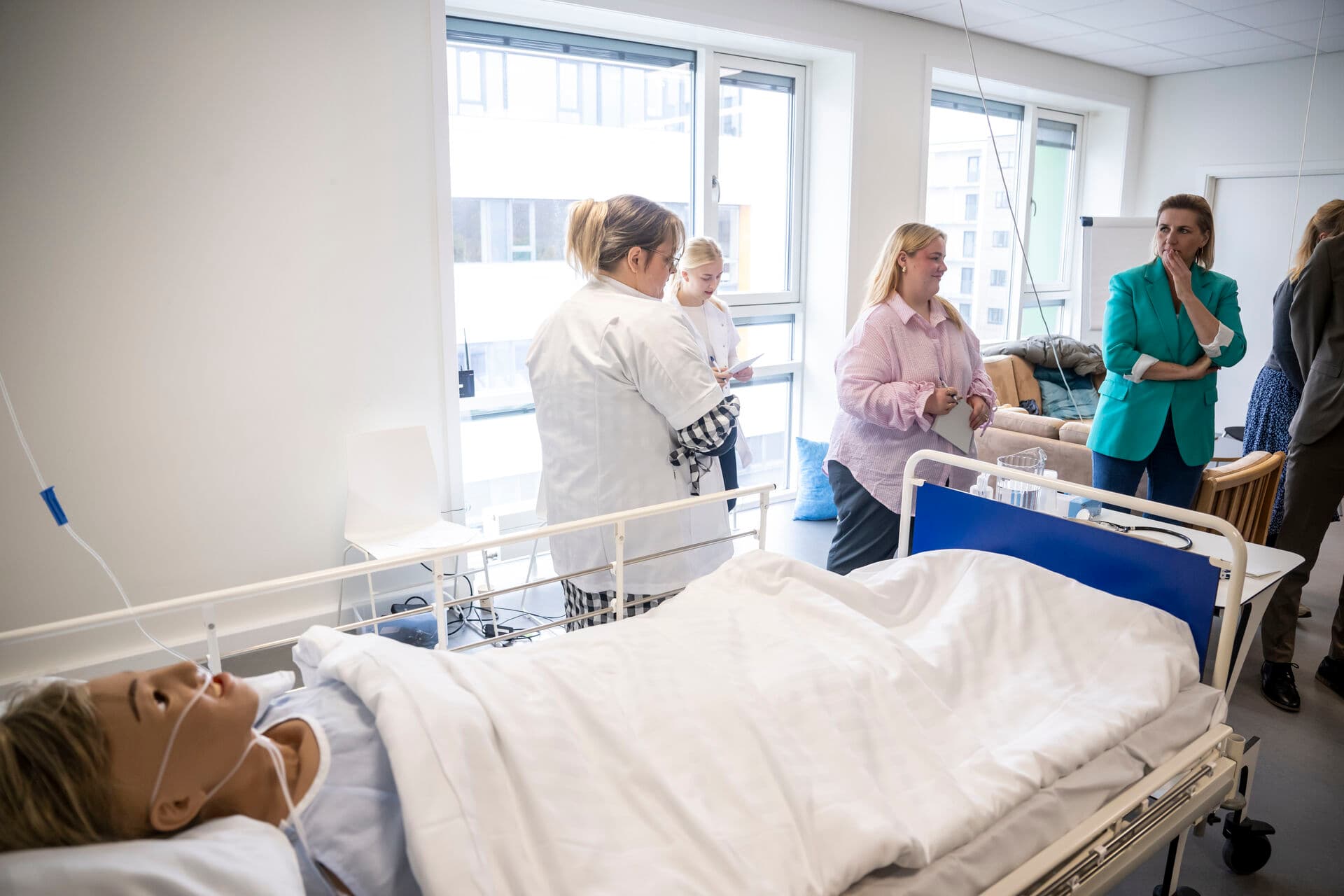 Om fem år vil der mangle ca. 13.500 fuldtidspersoner i sosu-fagene. I 2034 er det næsten 25.000, viser fremskrivninger fra FOA. 