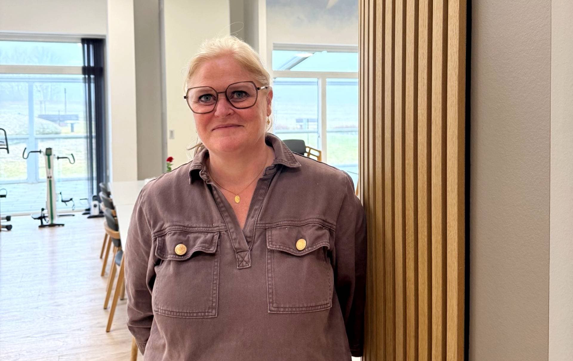 Lone Toftegaard Lei foretrækker at kalde sin arbejdsplads for et plejehjem frem for plejecenter, fordi målet netop at skabe et hjem for beboerne snarere end en institution.