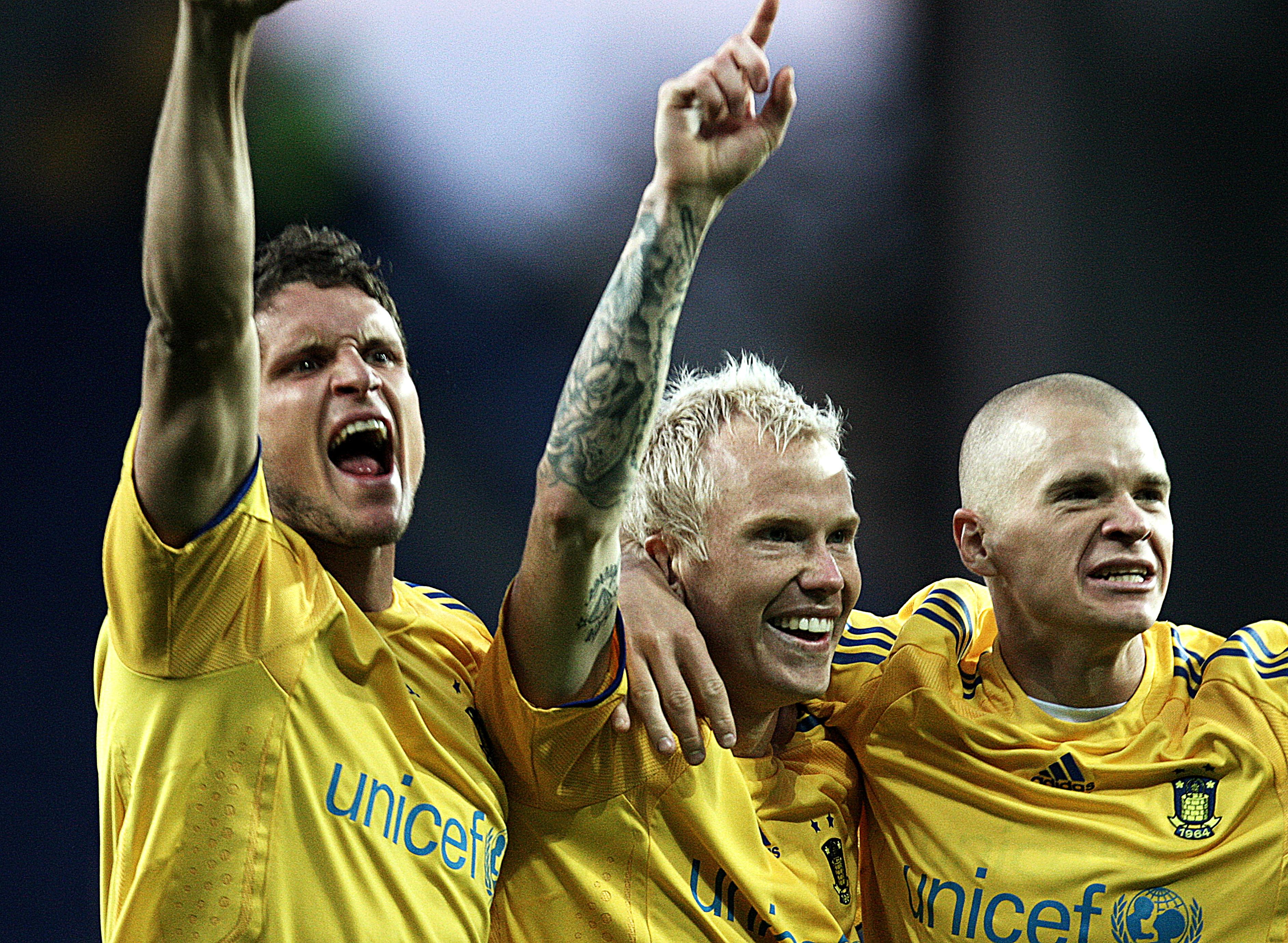 Både Jan Kristiansen (t.v.) og Alexander Farnerud (midten) kom til Brøndby IF, efter klubben i 2008 fik tegnet et millionsponsorat med Jesper KASI Nielsen.	Foto: Polfoto