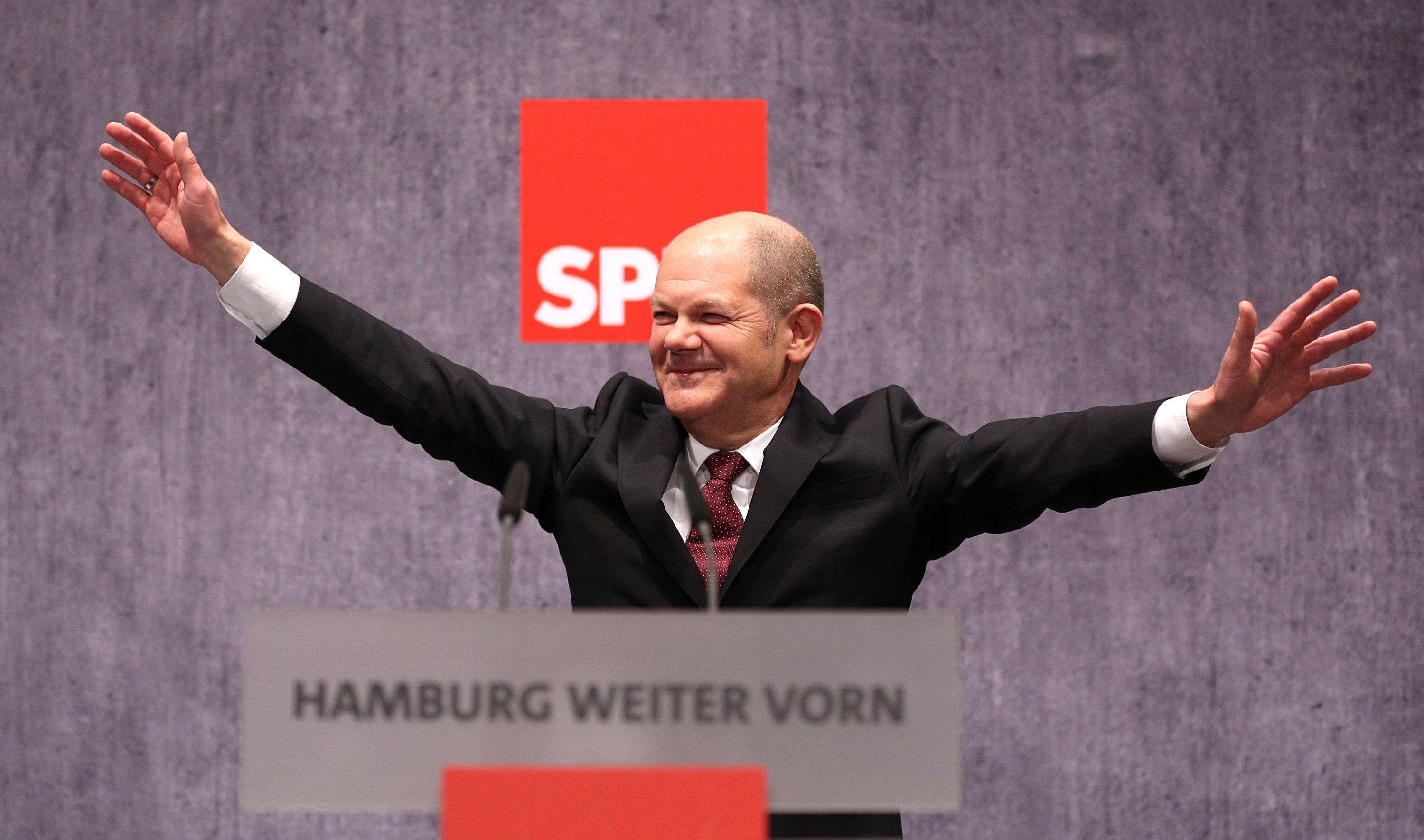 Die Zeit døbte i 2003 Olaf Scholz Scholzomaten på grund af hans tørre, funktionæragtige stil og tone. Den tidligere generalsekretær for SPD er i dag borgmester i Hamborg, som han mener har meget tilfælles med København og det øvrige Skandinavien.
Foto: Polfoto/DPA