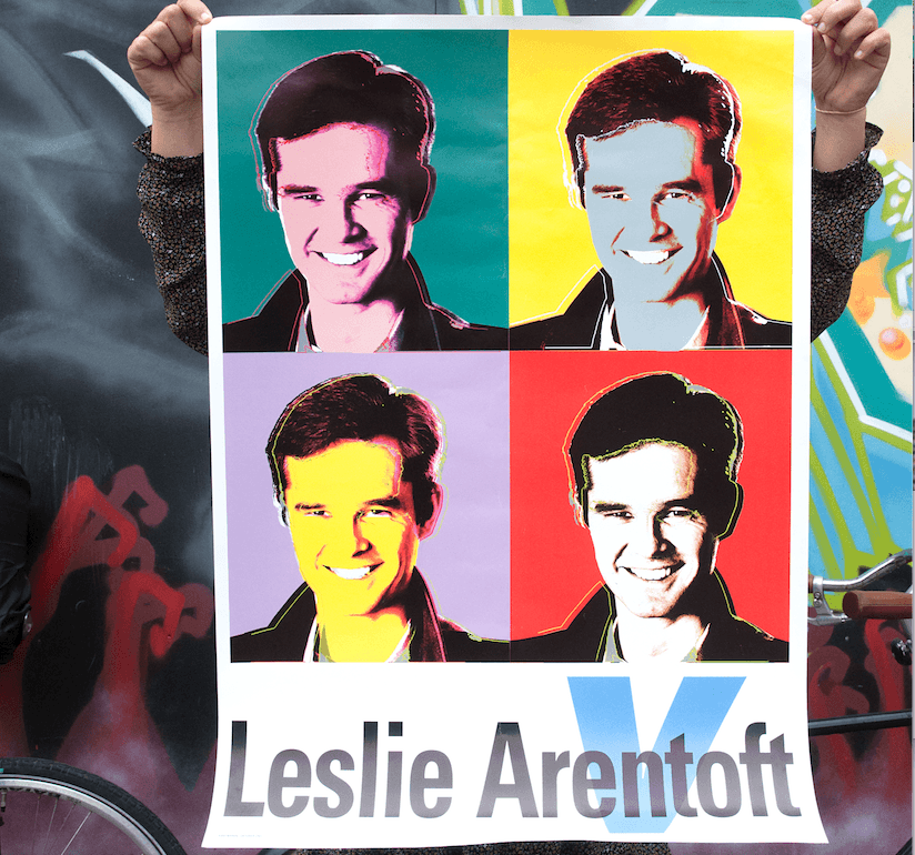 Leslie Arentoft (V) synes, at valgplakater er røvsyge. Men han kan godt lide Andy Warhol. Så han droppede partiets stringente layout og gik sine egne veje ved valget i 2013.
Foto: Jakob Thuemoes