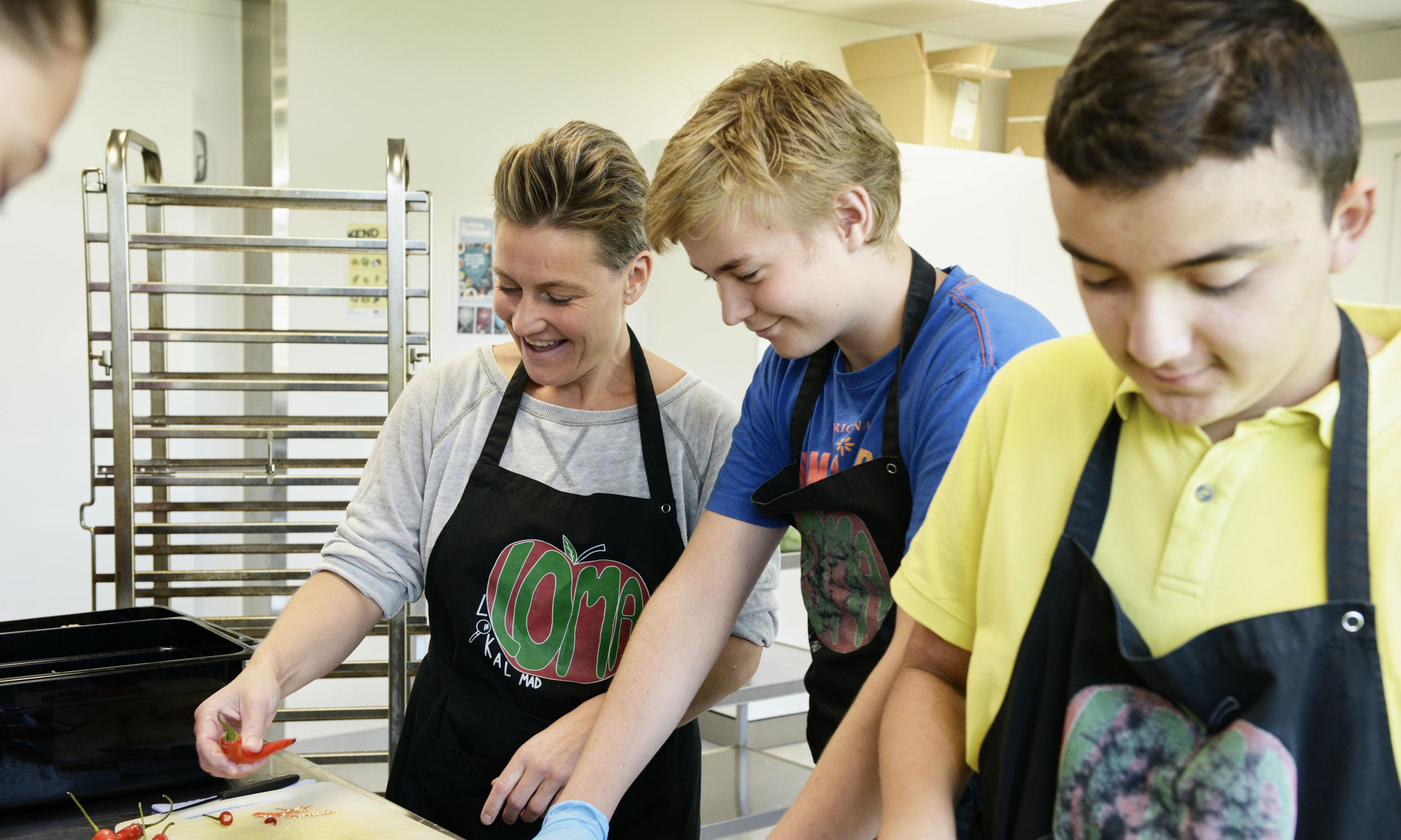 På Nymarkskolen går der kun elever fra 7. - 9. klasse. Deres undervisning indenfor LOMA-projektet er mere baseret på praktisk arbejde i køkkenet, hvor mindre elever lærer teoretisk.
