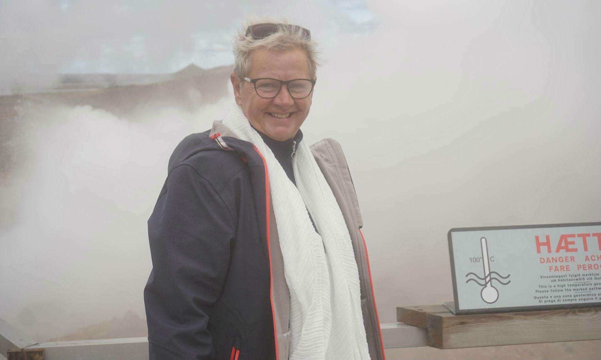  “Jeg har rejst ufattelig meget i mit liv, men jeg har aldrig boet andre steder end Thy. Thy er min base, fortæller borgmester Ulla Vestergaard. Her fotograferet på Island i forbindelse med venskabsbysamarbejdet med Molfellsbær.

