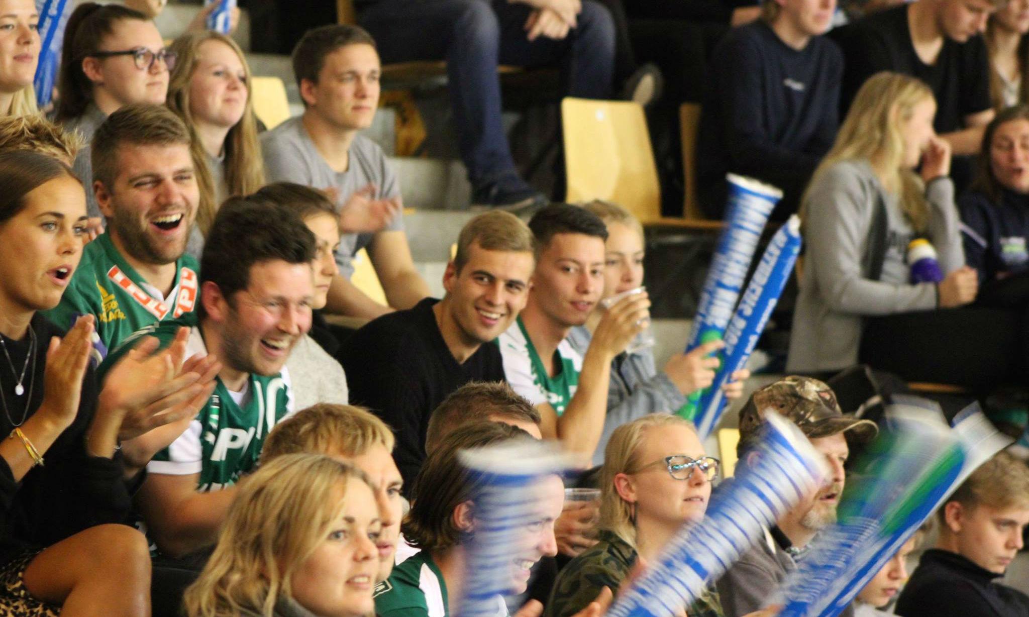 Medlemmerne af Klub Eksilvestjyder bliver inviteret, når Skjern Håndbold spiller i en af studiebyerne.