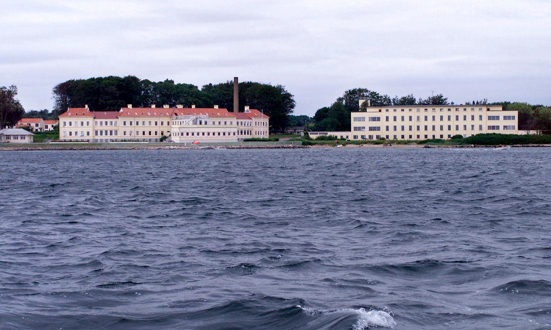 I 2018 betalte danske kommuner for anbringelse af 13 personer på opholdsstedet i Juelsminde, der hører til på det gamle kysthospital, der både har huset efterskole, højskole og kostskole i Tvind-regi.