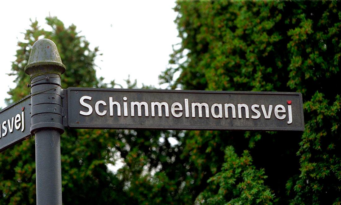 Ernst Schimmelmann var plantageejer i Dansk Vestindien med omkring 1.000 slaver under sig. Schimmelmann sad desuden som både dansk finansminister og udenrigsminister.