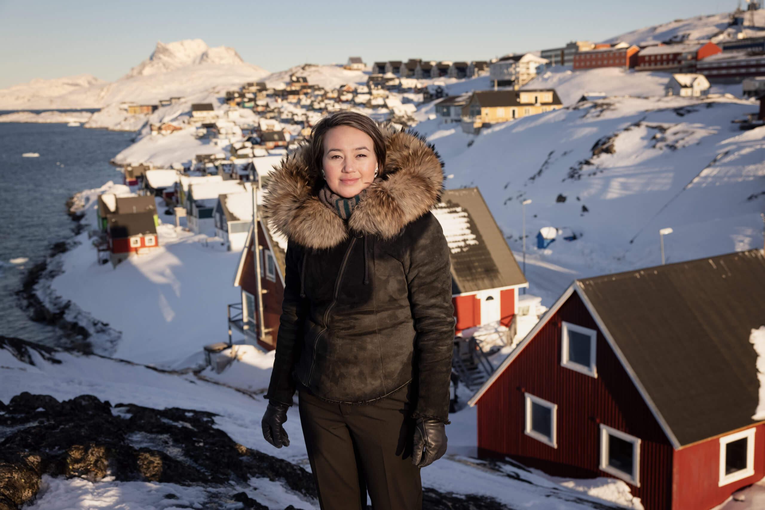 Kommunalvalget i Grønland byder på boligkriser, en radioaktiv mine og en mulig kommunalreform. I hovedstadskommunen skal borgmester Charlotte Ludvigsen (IA) dyste mod en folkekær musiker og en minister om posten.