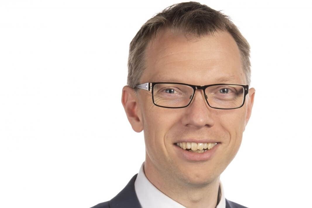 Der har vist sig at være et stykke vej fra universitetet, hvor hårde data er en del af jobbet som forsker, til lederjobbet i Faaborg-Midtfyn Kommune for Christian Elmelund-Præstekær, men han optimist og tror på, at kommunen også kan komme til at arbejde mere med hårde data.