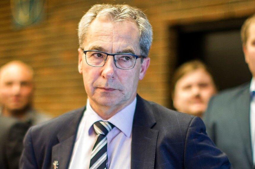 Guldborgsunds borgmester, John Brædder, har i sin egenskab af formand for Lokallisterne i Danmark skrevet til indenrigsministeren, men uden at der kom noget ud af det.