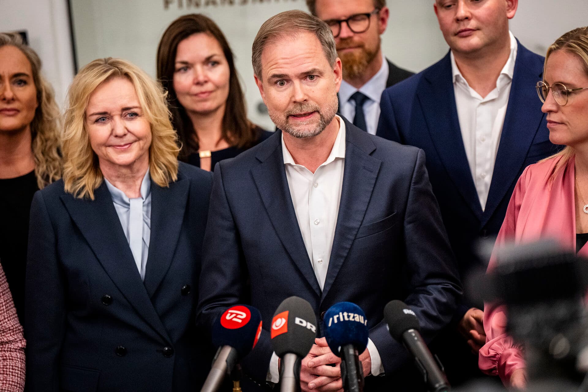 Det blev Konservative, der midt i kommunalvalgkampen lynhurtigt sammen med regeringen indgik den sidste finanslovsaftale inden det næste folketingsvalg, som senest skal finde sted ved udgangen af oktober 2026.
