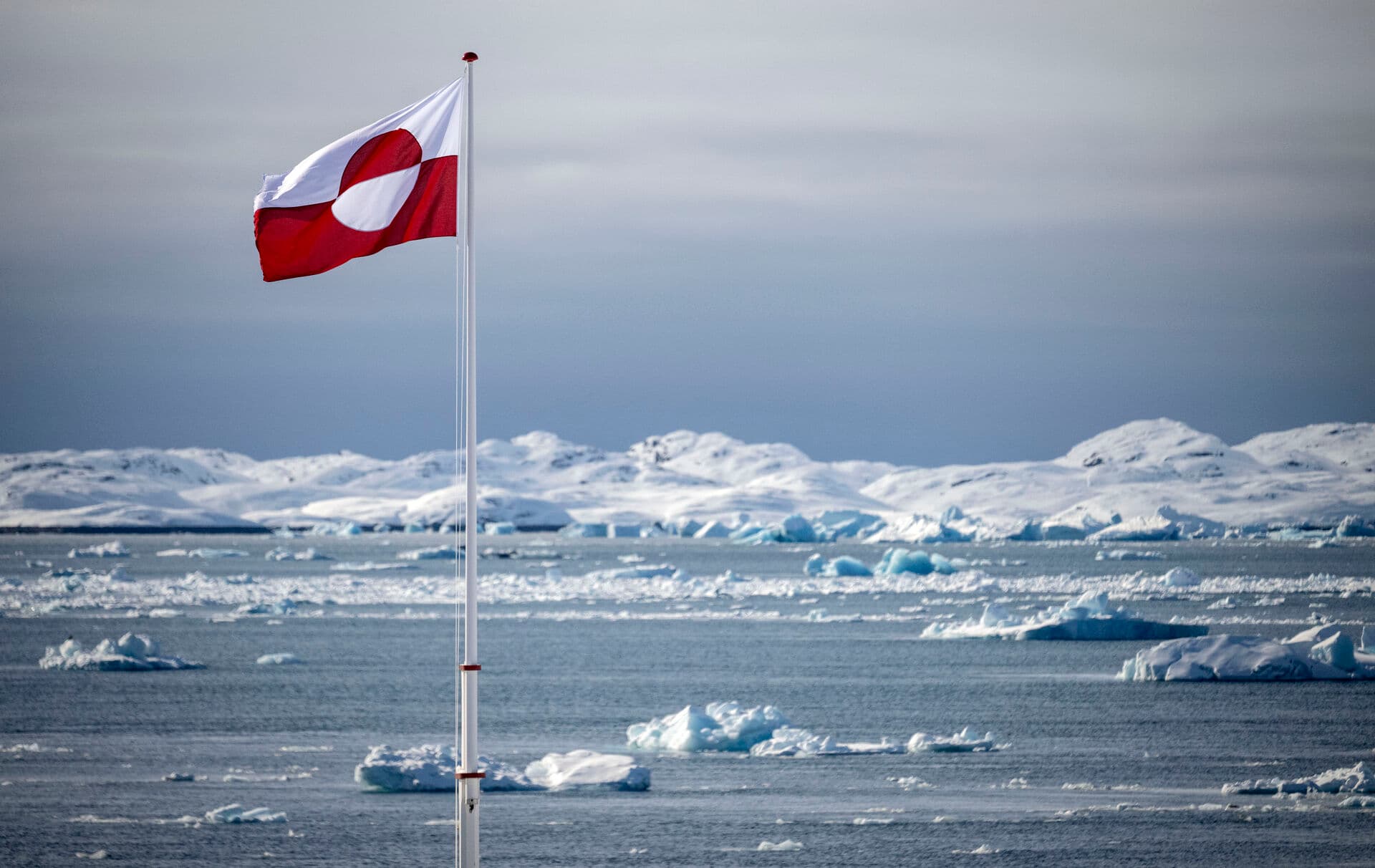 De standardiserede psykologiske test, som har været anvendt i forbindelse med anbringelse af grønlandske børn i Danmark har i årevis modtaget kritik for ikke at tage hensyn til kulturelle og sproglige forskelle.