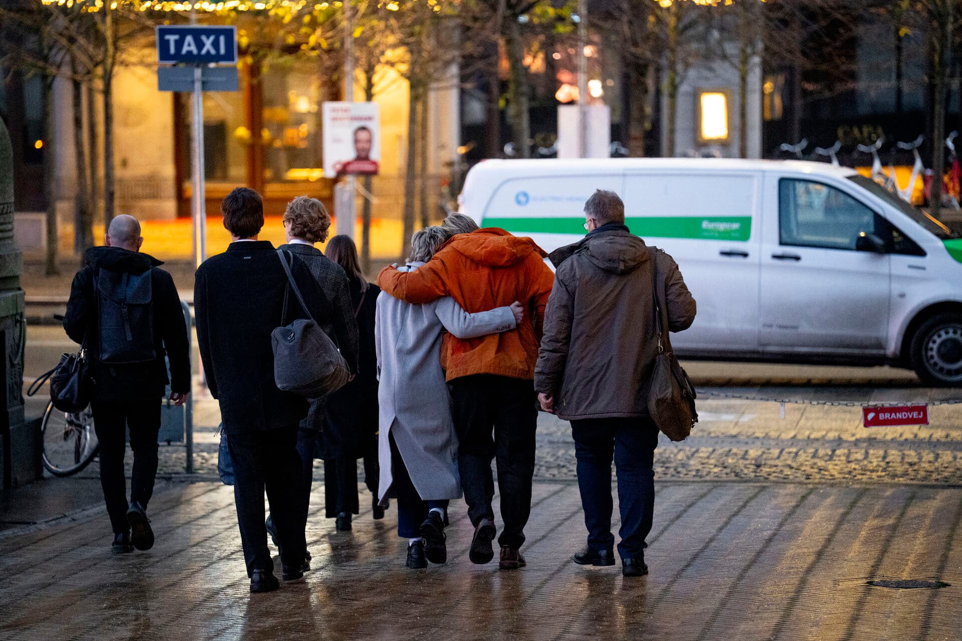 Pernille Rosenkrantz-Theil forlader Københavns Rådhus dagen efter kommunalvalget, uden at have været en del af forhandlingerne og uden en overborgmesterpost.