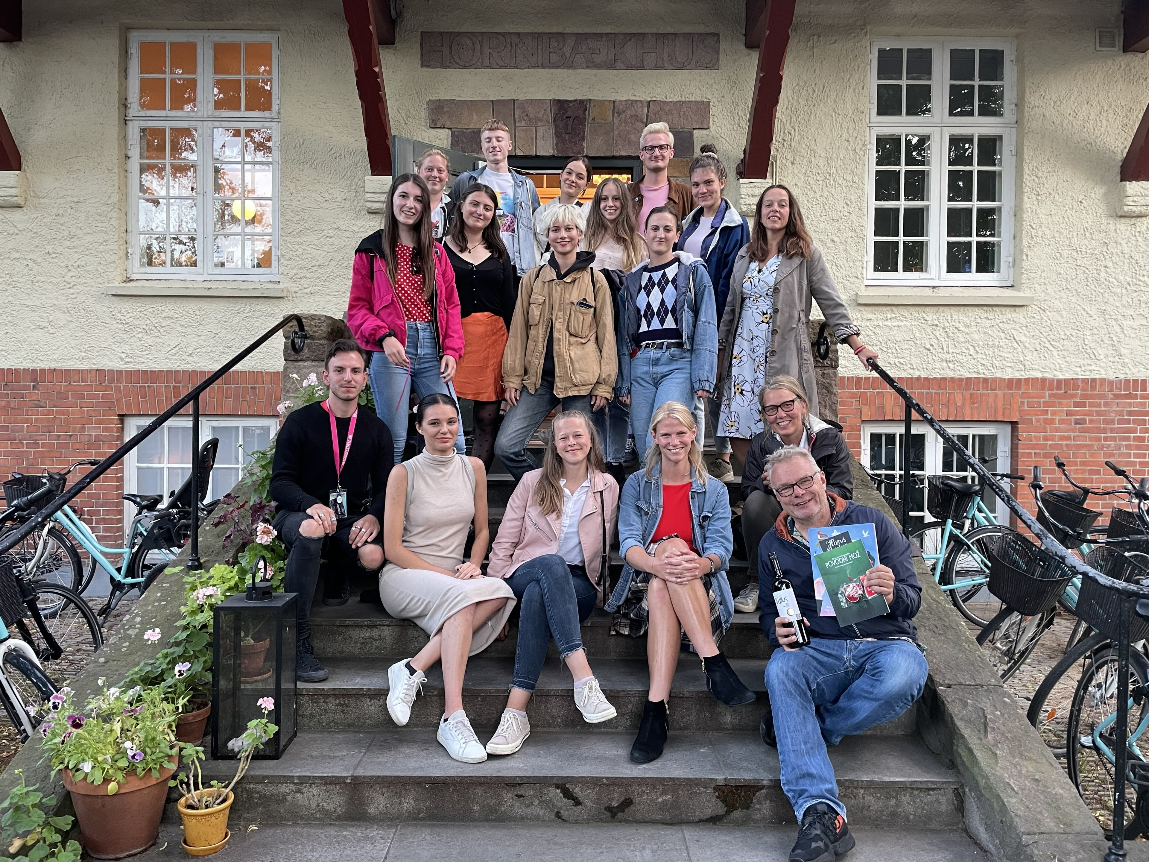 Slovenien, Kroatien og Serbien oplever at unge flytter væk for at søge en bedre tilværelse i Vesteuropa. Passage Festival har udviklet et besøgsprogram med støtte fra EU, hvor de unge besøger Helsingør sammen med kunstnere fra deres hjemlande, som de unge præsenterer for et dansk publikum. Festivalen har satset mere på med kultur at udvikle en relation med landene og de unge fremfor at faldbyde vesten som et attraktivt alternativ.